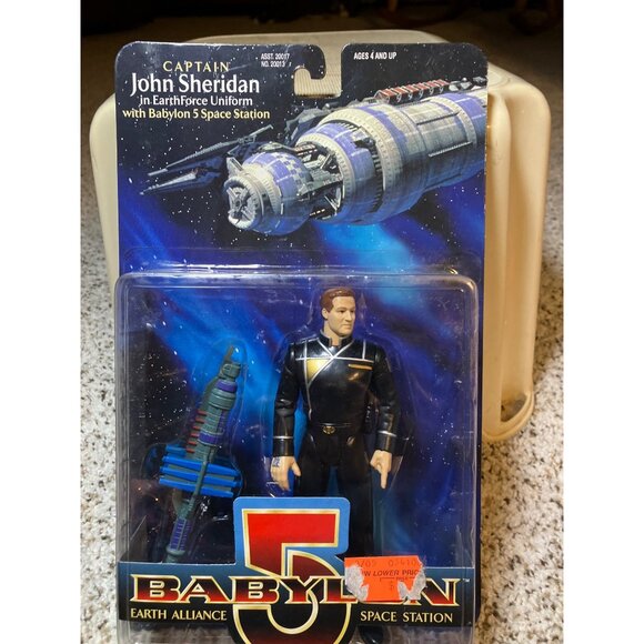 WB Toy Other - Babylon Caoptain John Sheridan with Babylon Space Station